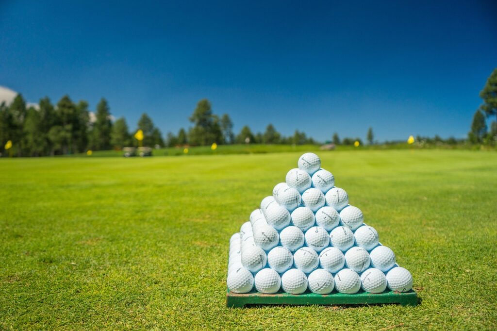 一泊二日の国内ゴルフツアーで楽しむべきコースは？
